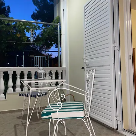 Miranda's & * Sarande