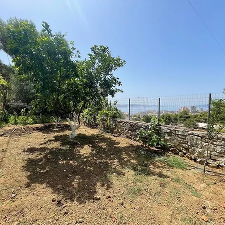 Miranda's & Holiday home Sarande